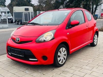 Rot Gebraucht 2014 Toyota Aygo Cool Kleinwagen | 4.990 € (Fairer Preis)