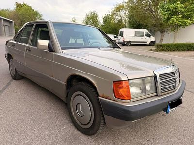 Second-hand Mercedes 190 122 CP (89 kW) 1992 Berlinǎ