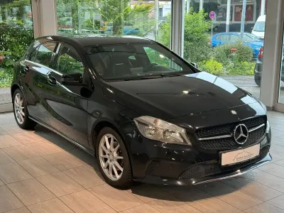 Gebraucht Mercedes A180 Style 122 PS (89 kW) 2015 Schwarz Kleinwagen