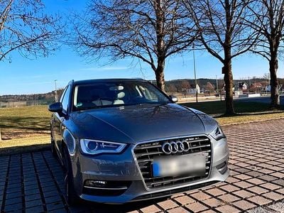 Gebraucht Audi A3 Comfort 150 PS (110 kW) 2015 Grau Limousine