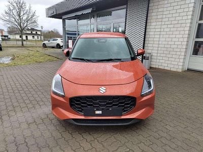 Neu Suzuki Swift Comfort 83 PS (61 kW) 2026 Flame orange pearl met. Kleinwagen
