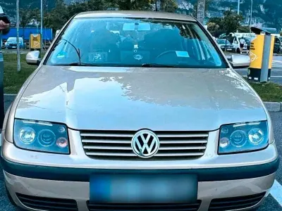 Gebraucht VW Golf IV Edition 102 PS (75 kW) 2000 Gold Limousine