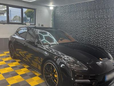 Second-hand Porsche Panamera Sport Turismo 549 CP (403 kW) 2017 Negru Break