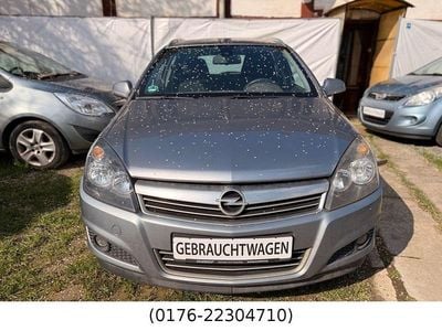 Gebraucht Opel Astra Edition 90 PS (66 kW) 2010 Silber Limousine