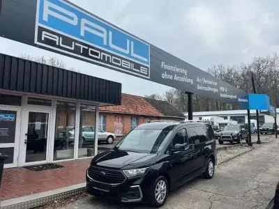 Używany Ford Tourneo Connect 125 KM (91 kW) 2023 Czarny Minivan