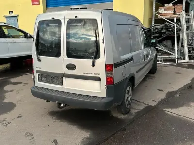 Gebraucht Opel Combo 60 PS (44 kW) 2008 Silber Van / Kleinbus
