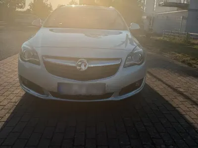 Gebraucht Opel Insignia 192 PS (141 kW) 2015 Silber Kombi
