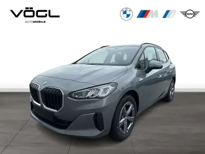 Neu BMW 218 Active Tourer 136 PS (100 kW) 2026 Silber Van / Kleinbus