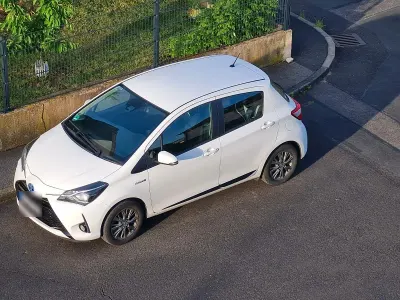 Gebraucht Toyota Yaris Comfort 101 PS (74 kW) 2017 Weiß Limousine