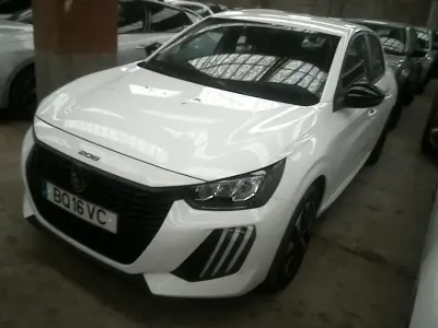 Gebraucht Peugeot e-208 Style 100 kW (137 PS) 2025 Weiß Kleinwagen