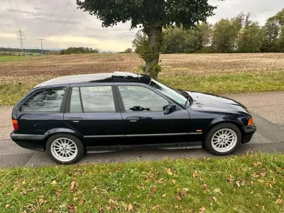 Usata BMW 318 Sport Line 116 CV (85 kW) 1998 Blu Station wagon