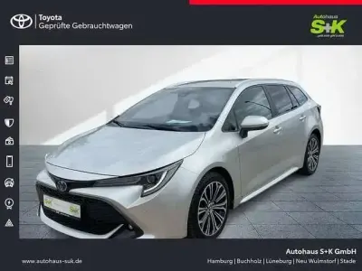Gebraucht Toyota Corolla Club 122 PS (89 kW) 2019 Precious silver Kombi