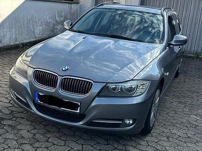 Gebraucht BMW 320 184 PS (135 kW) 2011 Grau Kombi