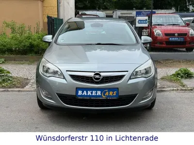 Gebraucht Opel Astra Design Edition 116 PS (85 kW) 2012 Silber Limousine