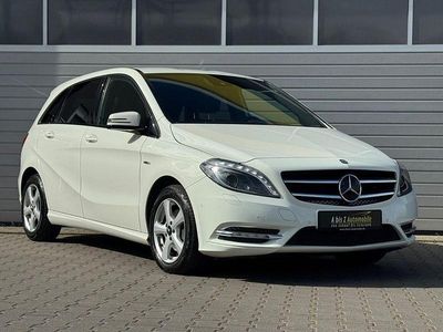 Gebraucht Mercedes B180 AMG Edition 1 122 PS (89 kW) 2012 Weiß Van / Kleinbus