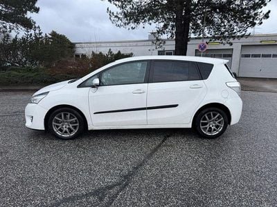 Gebraucht Toyota Verso Life 177 PS (130 kW) 2015 Weiß Van / Kleinbus