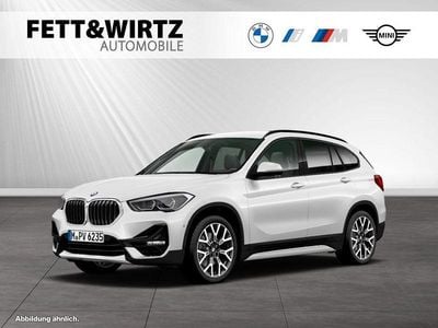Mineralweiß metallic Gebraucht 2022 BMW X1 Sport Line SUV | 28.790 € (Guter Preis)