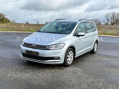 Gebraucht VW Touran Comfortline 150 PS (110 kW) 2022 Silber Van / Kleinbus