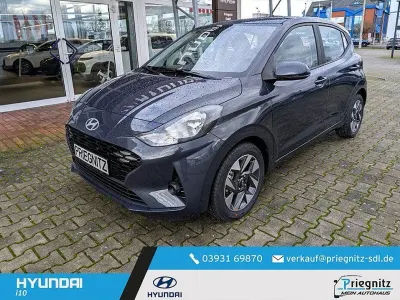 Gebraucht Hyundai i10 Trend 79 PS (58 kW) 2025 Grau Kleinwagen
