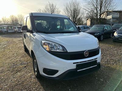 Weiß Gebraucht 2017 Fiat Doblò Pop Van / Kleinbus | 7.999 € (Fairer Preis)