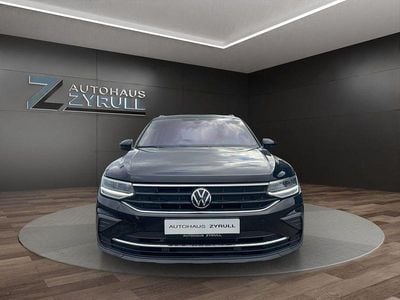 Gebraucht VW Tiguan Active 131 PS (96 kW) 2023 Schwarz SUV