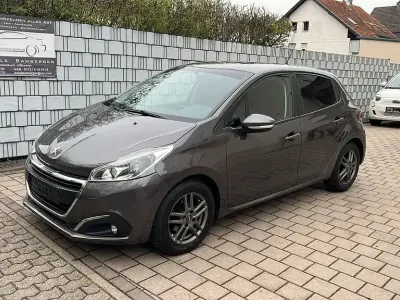 Gebraucht Peugeot 208 Active 82 PS (60 kW) 2019 Grau Kleinwagen