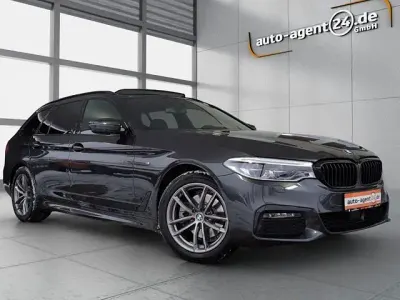 Gebraucht BMW 520 M Sport 190 PS (139 kW) 2018 Sophistograu brillianteffekt m Kombi