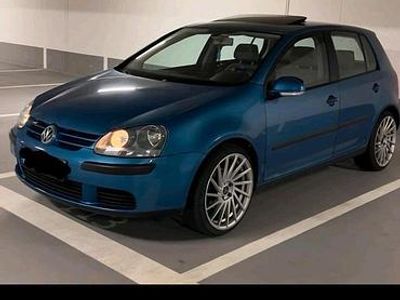 Gebraucht VW Golf V 95 PS (69 kW) 2004 Blau Kleinwagen