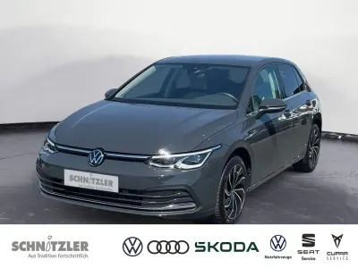 Gebraucht VW Golf VIII Style 131 PS (96 kW) 2024 Grau Limousine
