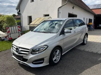 Gebraucht Mercedes B180 122 PS (89 kW) 2015 Silber Van / Kleinbus