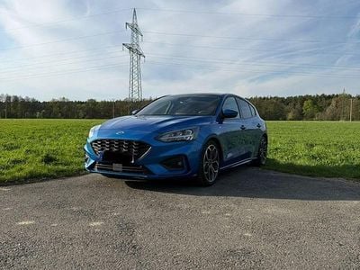 Second-hand Ford Focus ST-Line 120 CP (88 kW) 2018 Albastru Berlinǎ