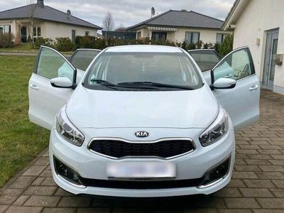 gebraucht Kia Ceed 1.4 CVVT Dream Team Edition