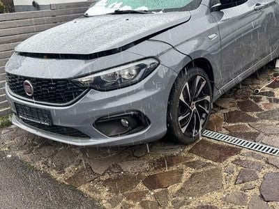 Gebraucht Fiat Tipo S 120 PS (88 kW) 2019 Grau Limousine