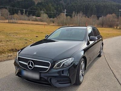 Second-hand Mercedes E200 AMG line 150 CP (110 kW) 2017 Negru Break