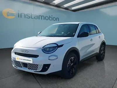 Neu Fiat 600 110 PS (80 kW) 2026 Weiß SUV