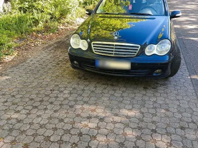 Gebraucht Mercedes C200 Classic 122 PS (89 kW) 2007 Blau Kombi
