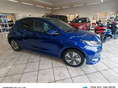 Neu Toyota Yaris Hybrid 116 PS (85 kW) 2025 Blau Limousine