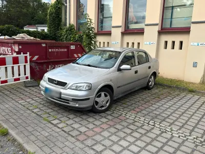 Gebraucht Opel Astra 100 PS (73 kW) 1999 Silber Limousine
