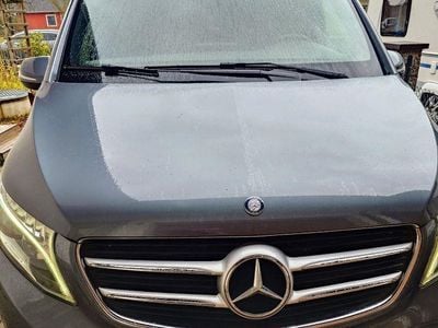 Mercedes V220