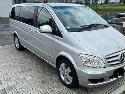 Grau Gebraucht 2012 Mercedes Viano Van / Kleinbus | 15.000 € (Fairer Preis)