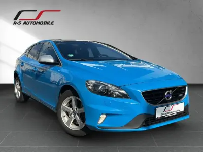 Gebraucht Volvo V40 R-Design 190 PS (139 kW) 2015 Blau Limousine