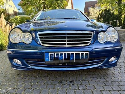 Second-hand Mercedes C200 Avantgarde 163 CP (119 kW) 2004 Albastru Berlinǎ