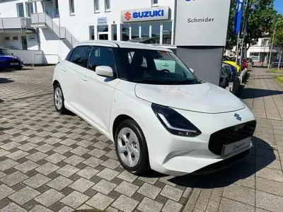 Gebraucht Suzuki Swift Comfort 82 PS (60 kW) 2025 Weiß Kleinwagen