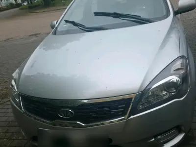 Używany Kia Ceed 99 KM (72 kW) 2011 Szary Hatchback