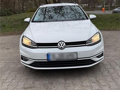 Gebraucht VW Golf VII 116 PS (85 kW) 2018 Weiß Kombi