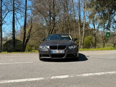 Gebraucht BMW 325 M Sport 218 PS (160 kW) 2005 Grau Limousine