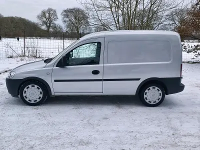 Używany Opel Combo 75 KM (55 kW) 2007 Srebrny Minivan