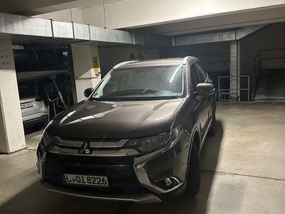 Braun Gebraucht 2018 Mitsubishi Outlander Edition SUV | 16.900 € (Fairer Preis)