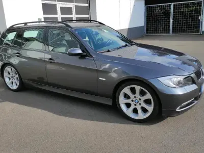 Gebraucht BMW 330 258 PS (189 kW) 2026 Grau Kombi