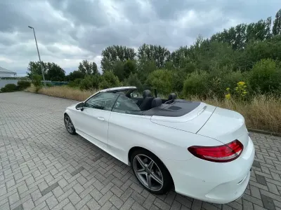 Gebraucht Mercedes C180 AMG line 156 PS (114 kW) 2018 Weiß Cabrio